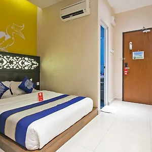Sri Enstek Klia, Klia 2&f1 Hotel